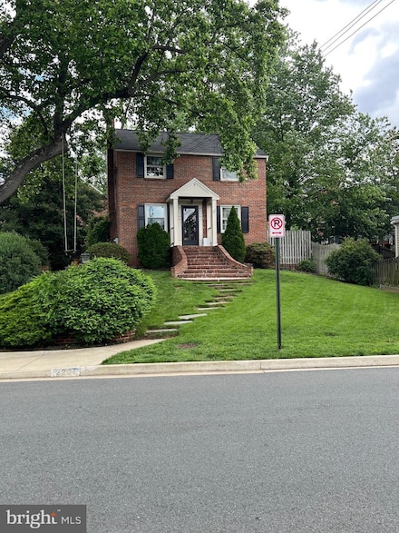2231 N Illinois St, Arlington, VA 22205