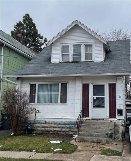 29 Roslyn St, Buffalo, NY 14211