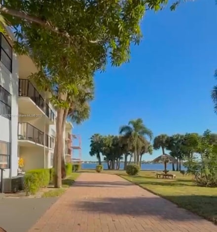 708 Executive Center Dr Unit 23, West Palm Beach, FL 33401