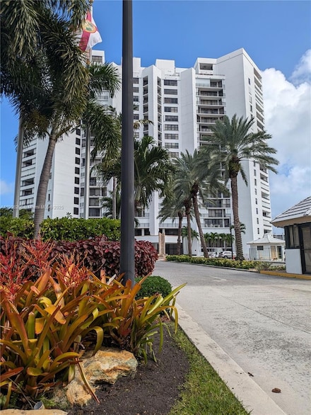 300 Three Islands Blvd Unit PH3A, Hallandale Beach, FL 33009