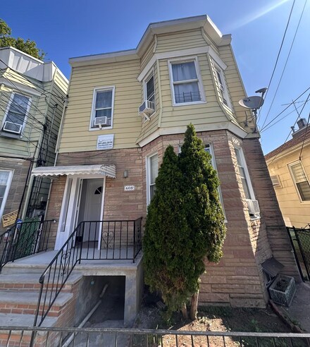 608 57th St, West New York, NJ 07093