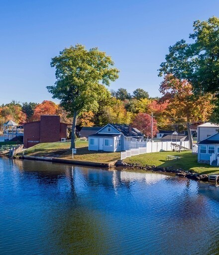26 Lake Shore Dr, Wales, MA 01081