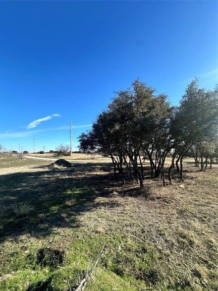 1201 Azle Hwy, Weatherford, TX 76085