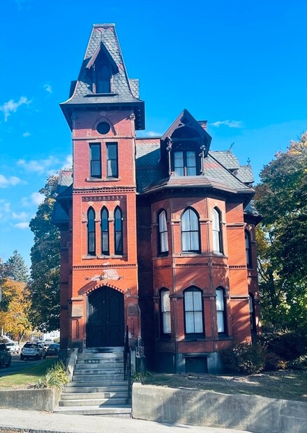 8 Claremont St Unit 2A, Worcester, MA 01610