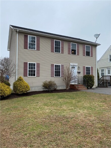 21 Chappy St, Cranston, RI 02920