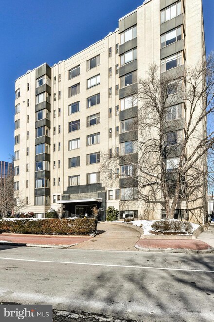 1 Scott Cir NW Unit 816, Washington, DC 20036
