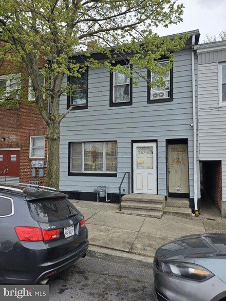 940 Buttonwood St, Reading, PA 19604