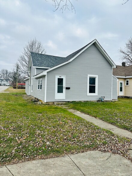 830 W 10th St, Rushville, IN 46173