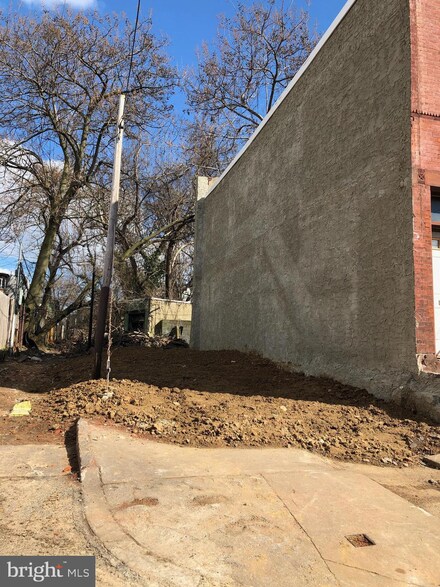 1255 N 24th St, Philadelphia, PA 19121