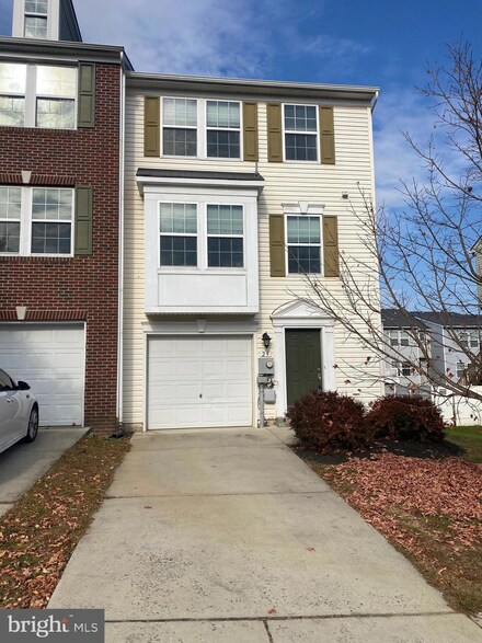29 Council Ct, Falling Waters, WV 25419