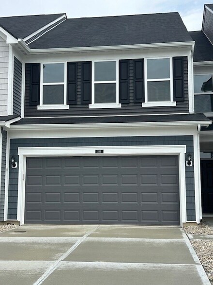 586 Axford Bay Dr, Sheridan, IN 46069