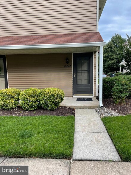 1206B Ralston Dr Unit 1206B, Mount Laurel, NJ 08054