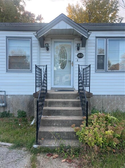 10175 Cloverdale Dr, Saint Louis, MO 63136