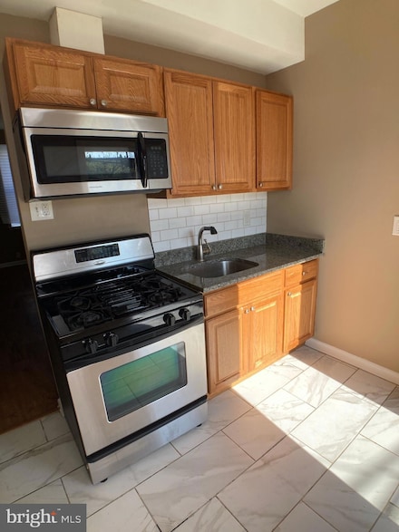 652 N Sickels St, Philadelphia, PA 19131
