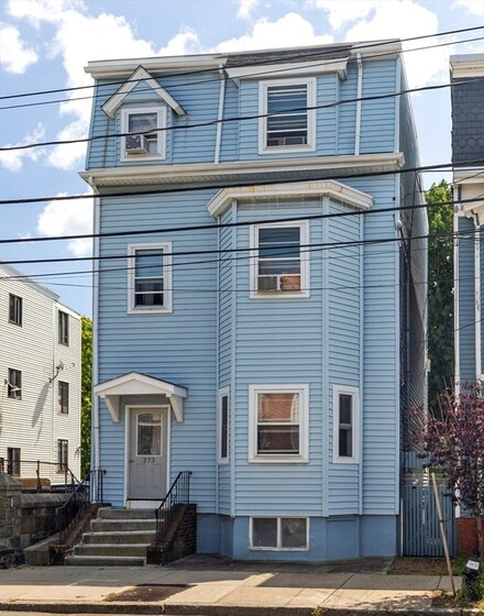 273 Princeton St Unit 1, Boston, MA 02128