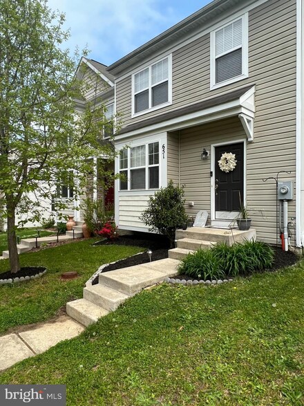 651 Burr Oak Ct, Prince Frederick, MD 20678