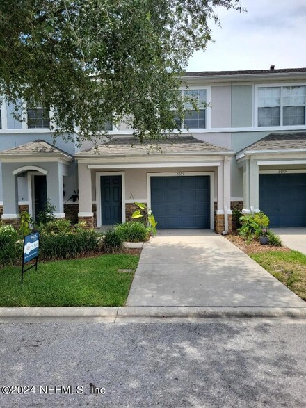 5697 Parkstone Crossing Dr, Jacksonville, FL 32258