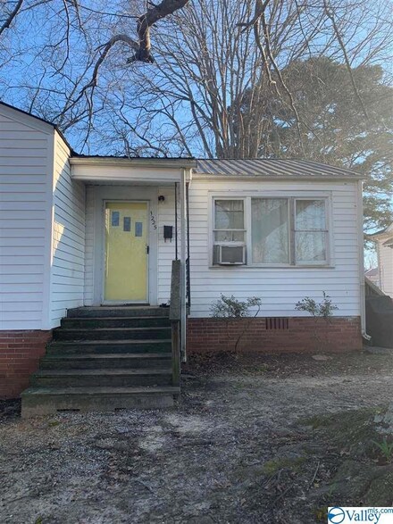 1225 Windsor St, Gadsden, AL 35903
