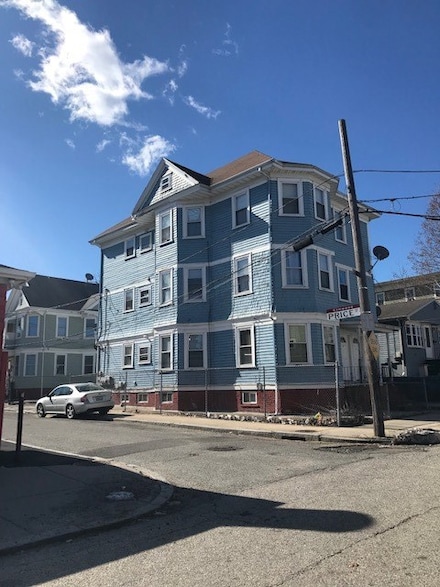 12 Sackett St, Providence, RI 02907
