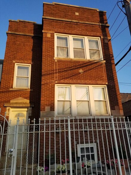 1540 N Hamlin Ave Unit 2, Chicago, IL 60651