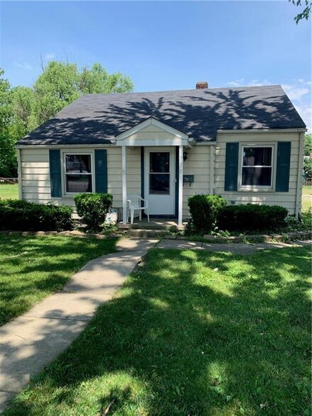 718 W Main St, Anderson, IN 46017