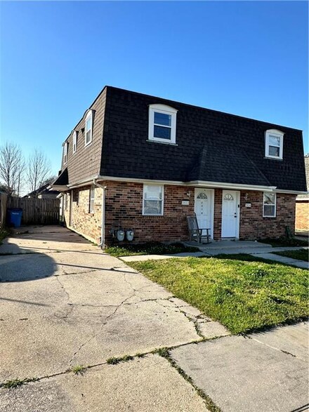 3612 Laplace St, Chalmette, LA 70043