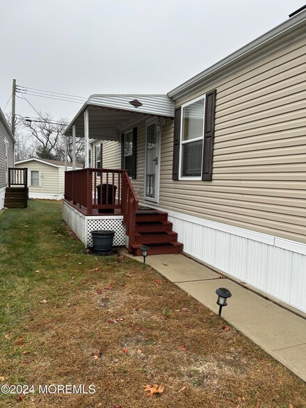 49 Shorehaven Ave, Hazlet, NJ 07730