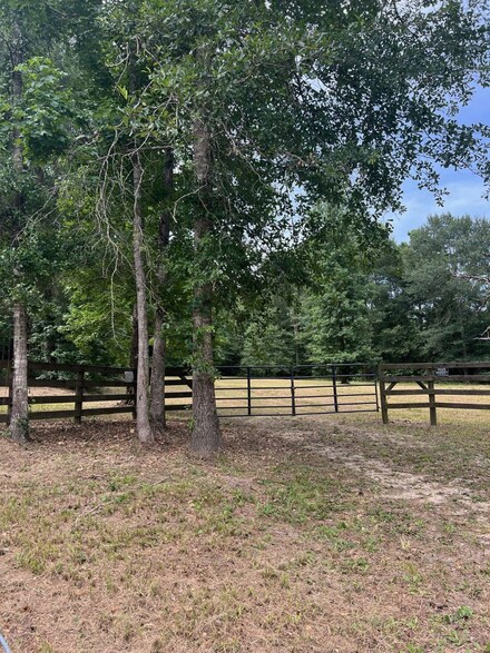 4841 Highway 190, Point Blank, TX 77364