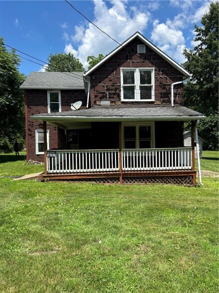10 Justice Ln, Masontown, PA 15461