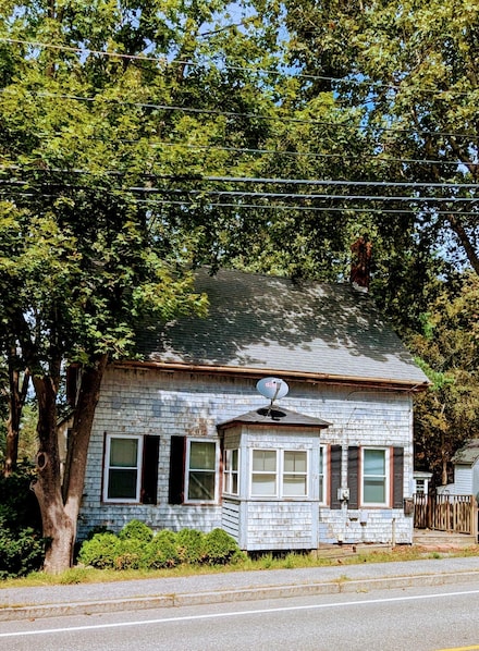 75 Richardson St, Bath, ME 04530