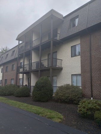 232 Canton St Unit 205, Randolph, MA 02368