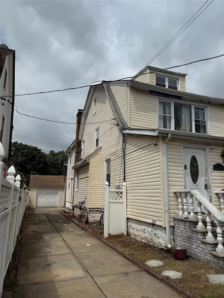 11942 189th St, Saint Albans, NY 11412