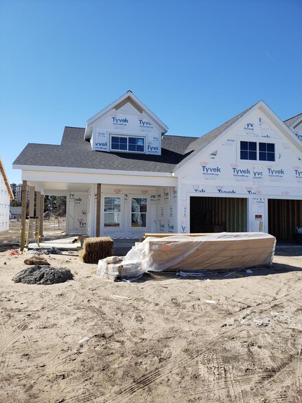 310 Terrace Point Cir, Muskegon, MI 49440
