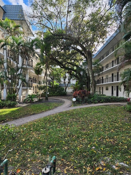 3300 Spanish Moss Terrace Unit 1032, Lauderhill, FL 33319