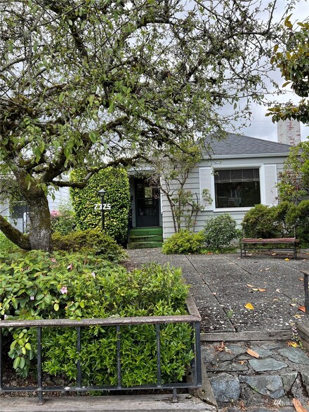 2325 41st Ave E, Seattle, WA 98112