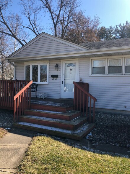 607 W Oakley Ave, Lowell, IN 46356