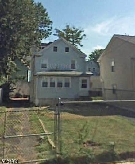638 S 19th St, Newark, NJ 07103