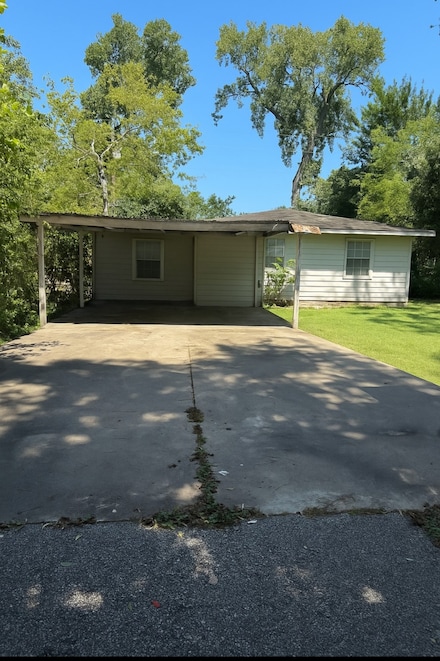 417 E Park Dr, Alvin, TX 77511