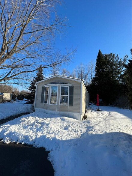 91 Stony Acres Dr, West Chazy, NY 12992