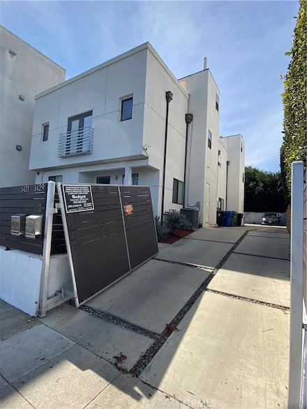 1429 S Beacon St, Los Angeles, CA 90731