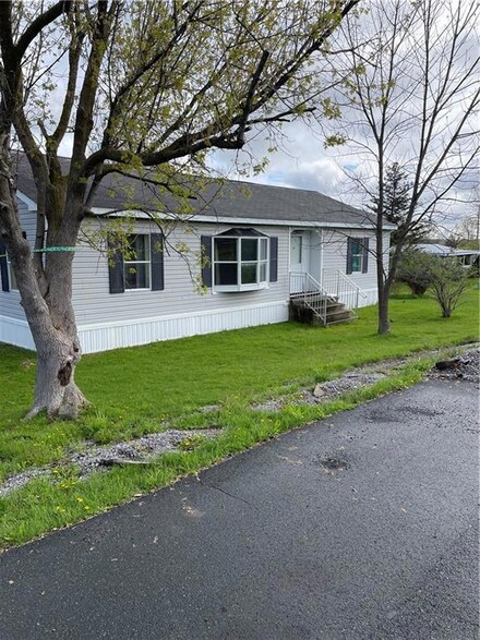 118 Pewter Ln, Cobleskill, NY 12043
