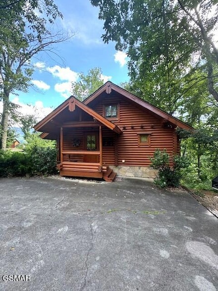 917 Pine Cone Way, Gatlinburg, TN 37738