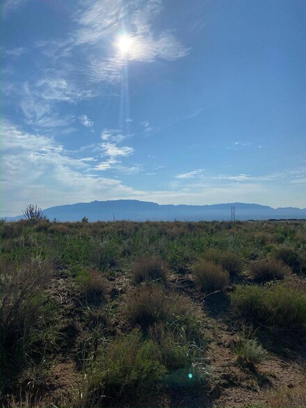 1808 4th St SE, Rio Rancho, NM 87124