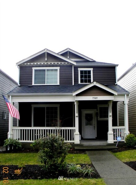 7509 Columbia Way NE, Lacey, WA 98516