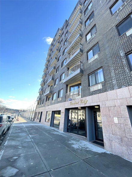 70-26 Queens Blvd Unit 10B, Woodside, NY 11377