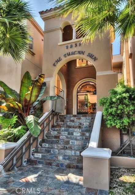 1835 S Barrington Ave Unit 202, Los Angeles, CA 90025