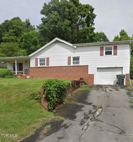 1225 Bristol View Dr, Bristol, VA 24201