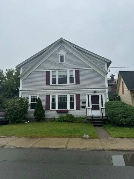 71 Summer St, Newport, VT 05855