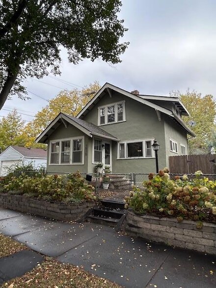 1010 W 33rd St, Minneapolis, MN 55408