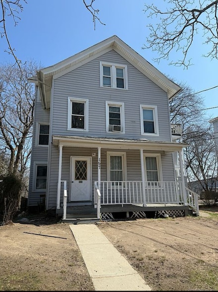 157 Crystal Ave, New London, CT 06320
